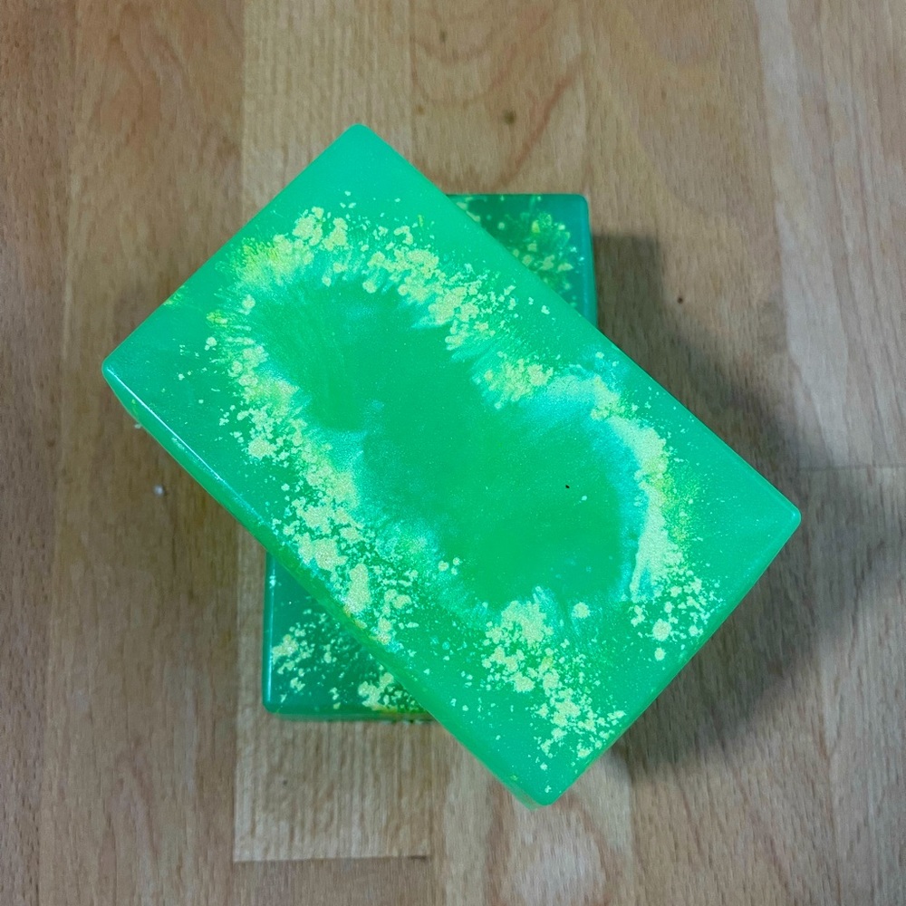 ( 1 bar) Handmade Lime Artisan Soap